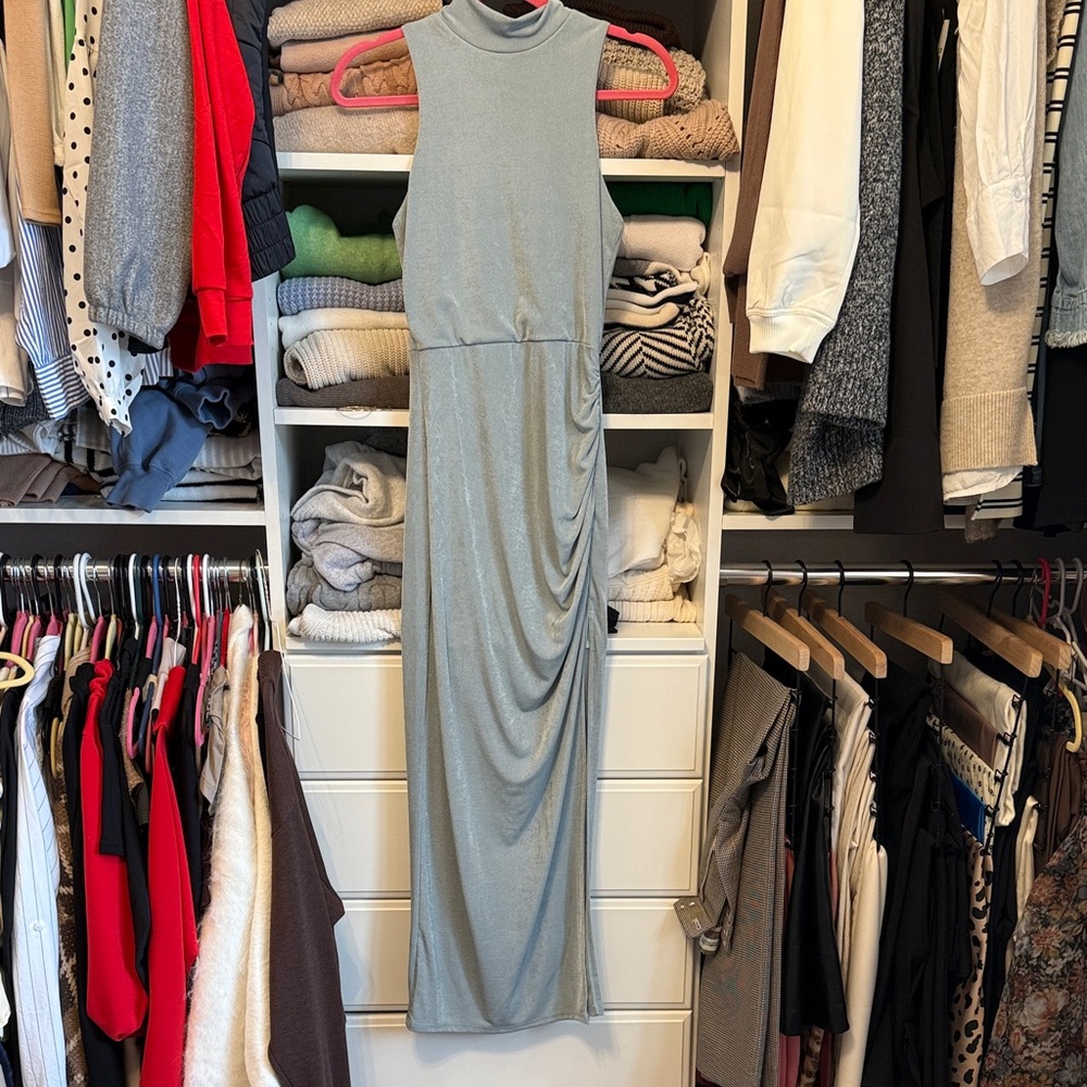 Vici Sleeveless Light Gray Maxi Dress